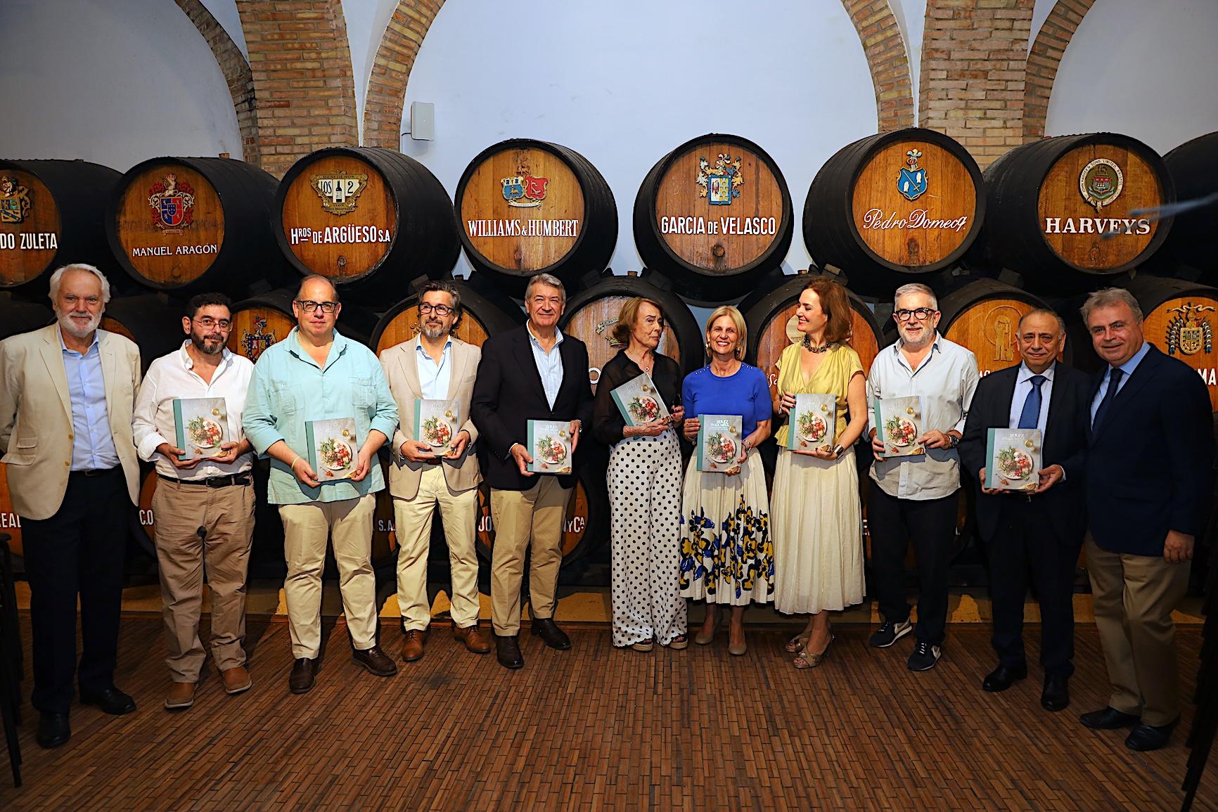 Presentado el libro 'Jerez en la Mesa: Retrato gastronómico de una ciudad y sus vinos'