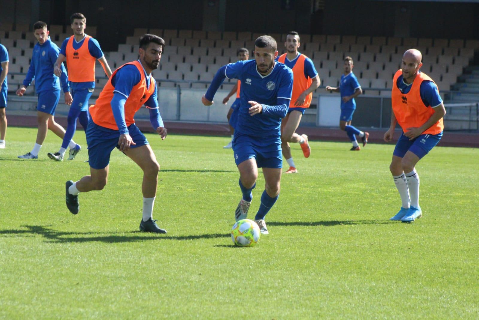 El Xerez DFC entrenará a puerta cerrada tras el aplazamiento de la competición