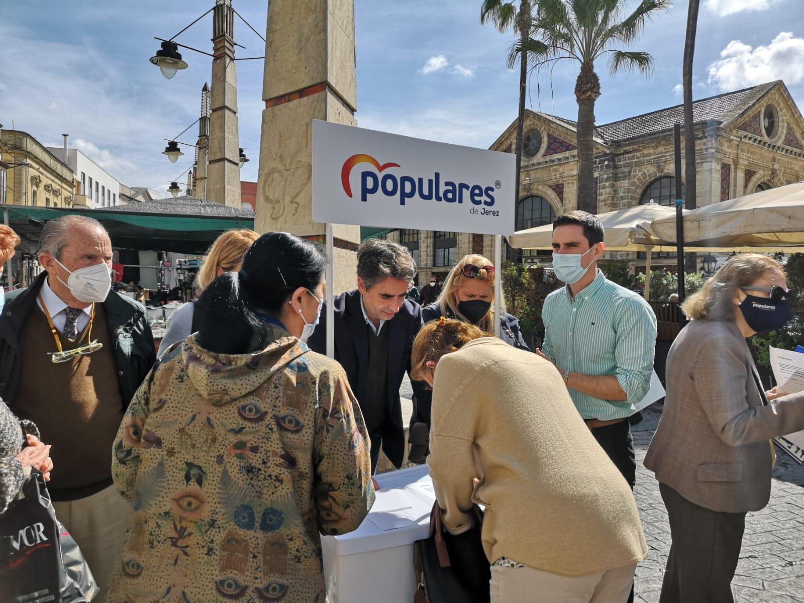 El PP inicia una recogida de firmas para que el Gobierno reduzca los altos impuestos de la gasolina