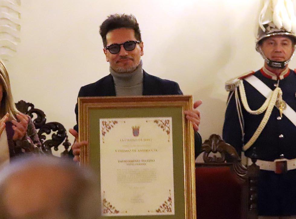 David DeMaría recibe en el Ayuntamiento de Jerez el Premio Día de Andalucía