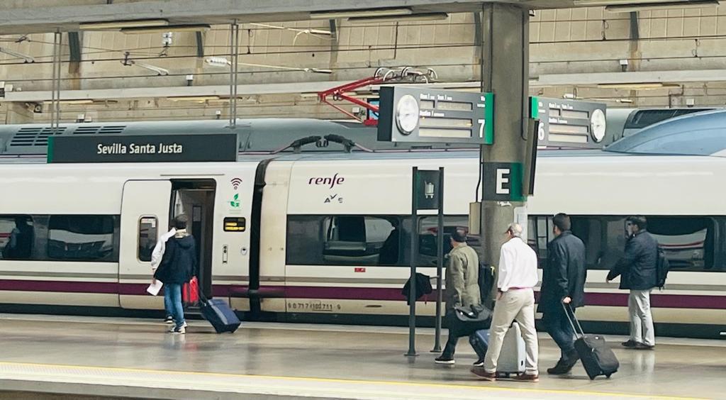 Los trenes MD entre Sevilla y Cádiz aumentan en 7.600 sus plazas de cara a la Semana Santa