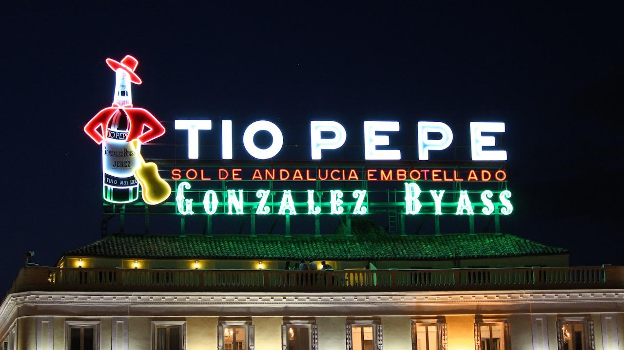Tío Pepe apagará su luminoso de la Puerta del Sol de Madrid este 25 de marzo