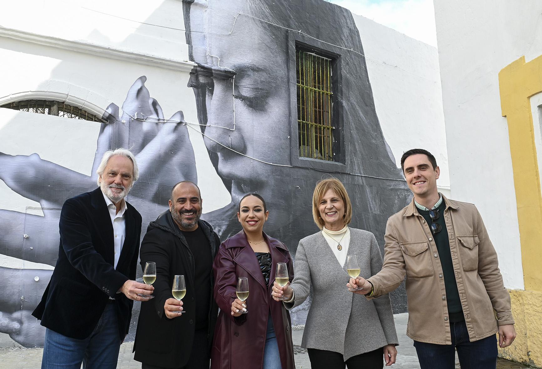 Nuevo fotomural de Juan Carlos Toro en Jerez: María Terremoto, su protagonista