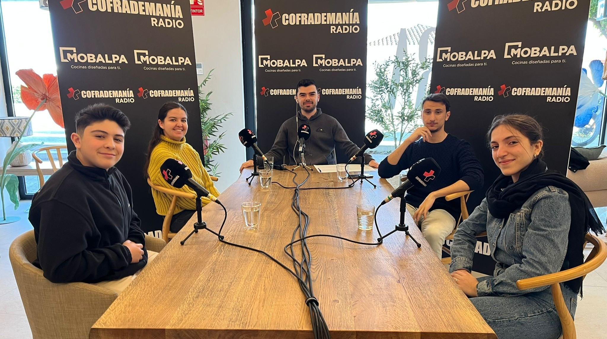 Grupo Joven: con jóvenes de la Coronación de Espinas