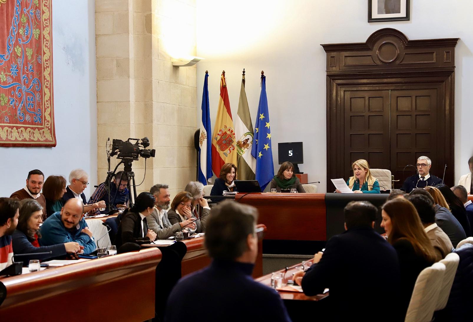 El PP acusa al PSOE de Mamen Sánchez de "cambiar el Reglamento a su antojo para celebrar un Pleno sin garantías"
