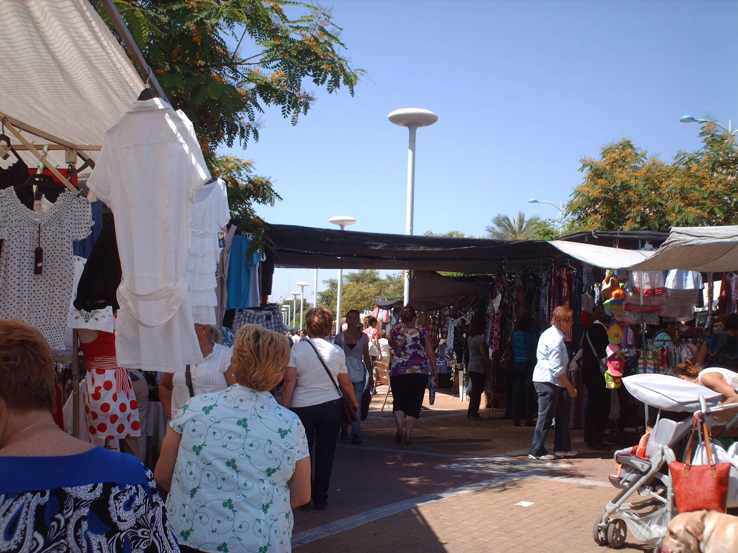 La Junta inspeccionará 2.400 tiendas y mercados de abastos en Andalucía en 2021