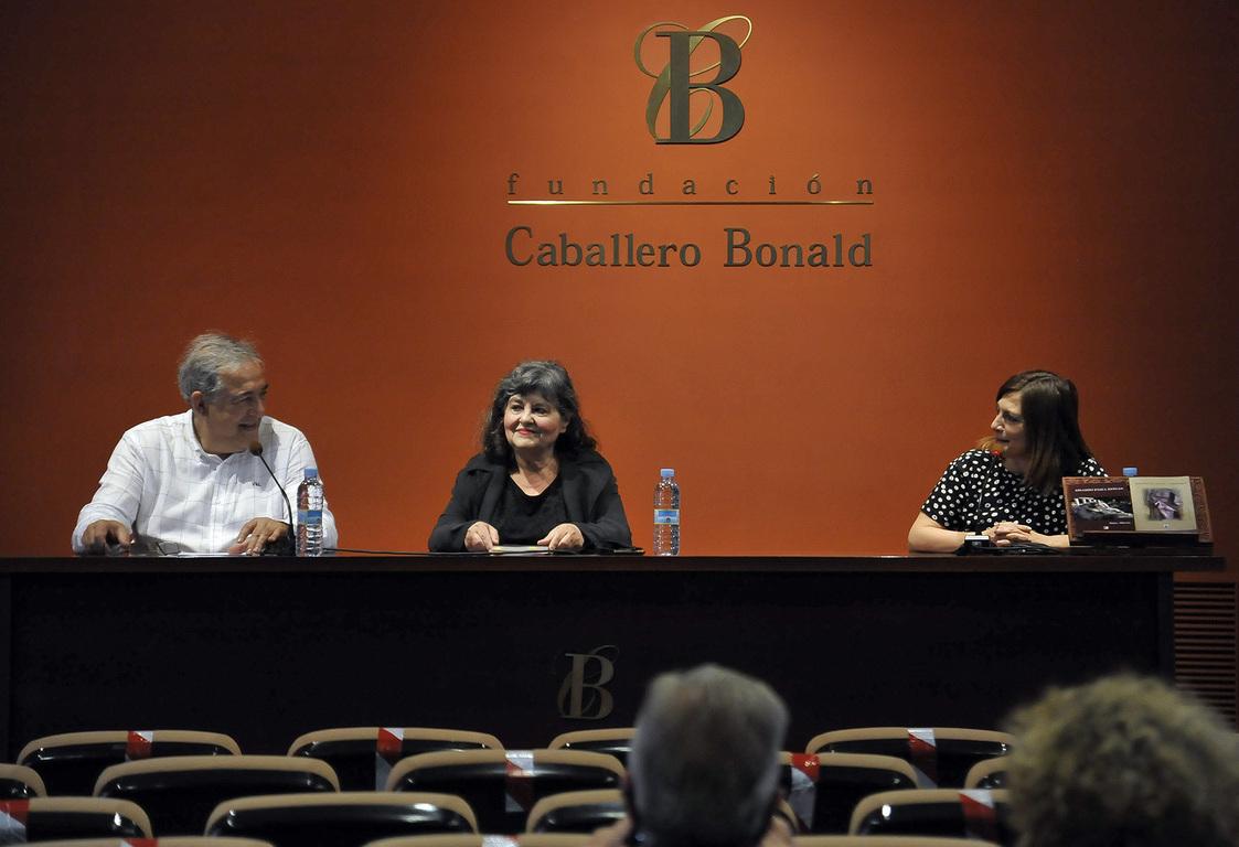 Dolors Alberola presentó en la Caballero Bonald sus dos últimas obras