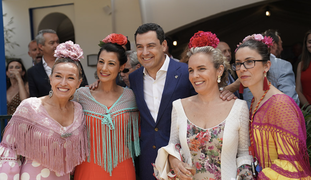 Juanma Moreno anima a visitar la Feria del Caballo de Jerez y a "saborear" la vitalidad de Andalucía