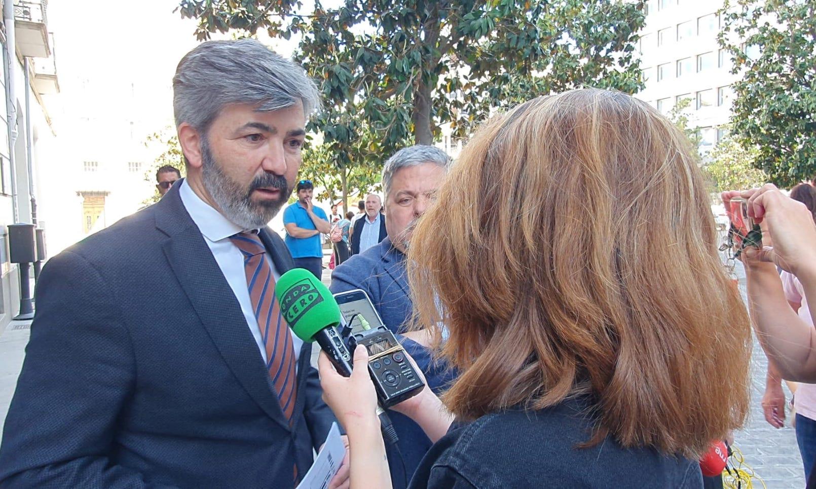 Andaluces Levantaos dice que el Ayuntamiento de Salobreña "está dando los pasos adecuados para dar de baja el empadronamiento de Macarena Olona"
