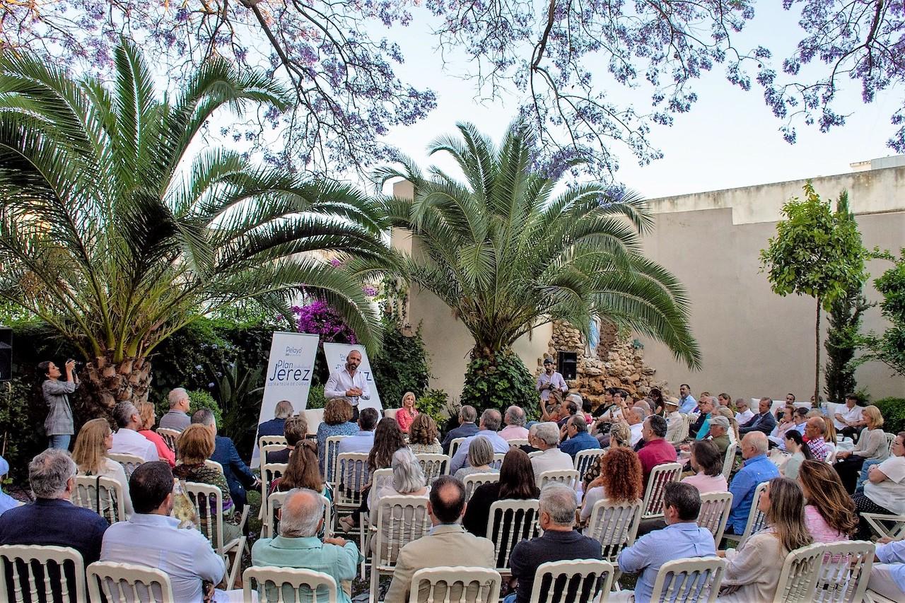 El secretario nacional de Cultura del PP, Jaime de los Santos, presente en un acto de la formación en Jerez