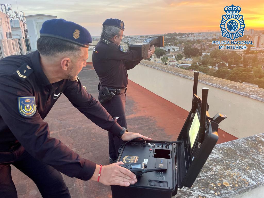 La Policía Nacional detecta y neutraliza el vuelo de un dron en Jerez