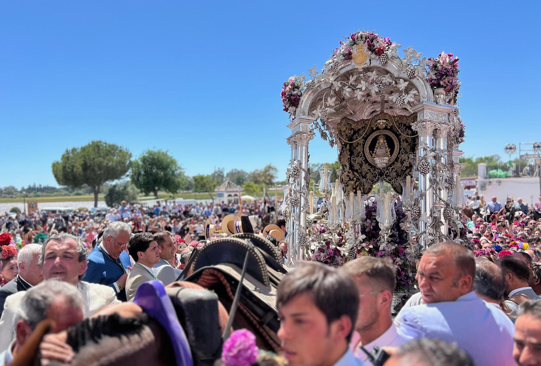 Ante la Virgen, un año más