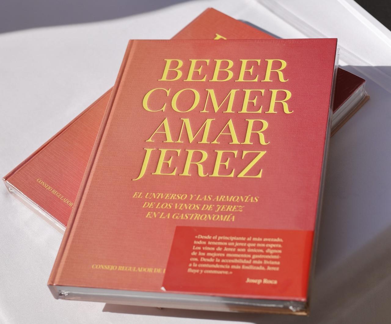 Presentado en Vinoble el libro 'Beber, Comer, Amar Jerez'