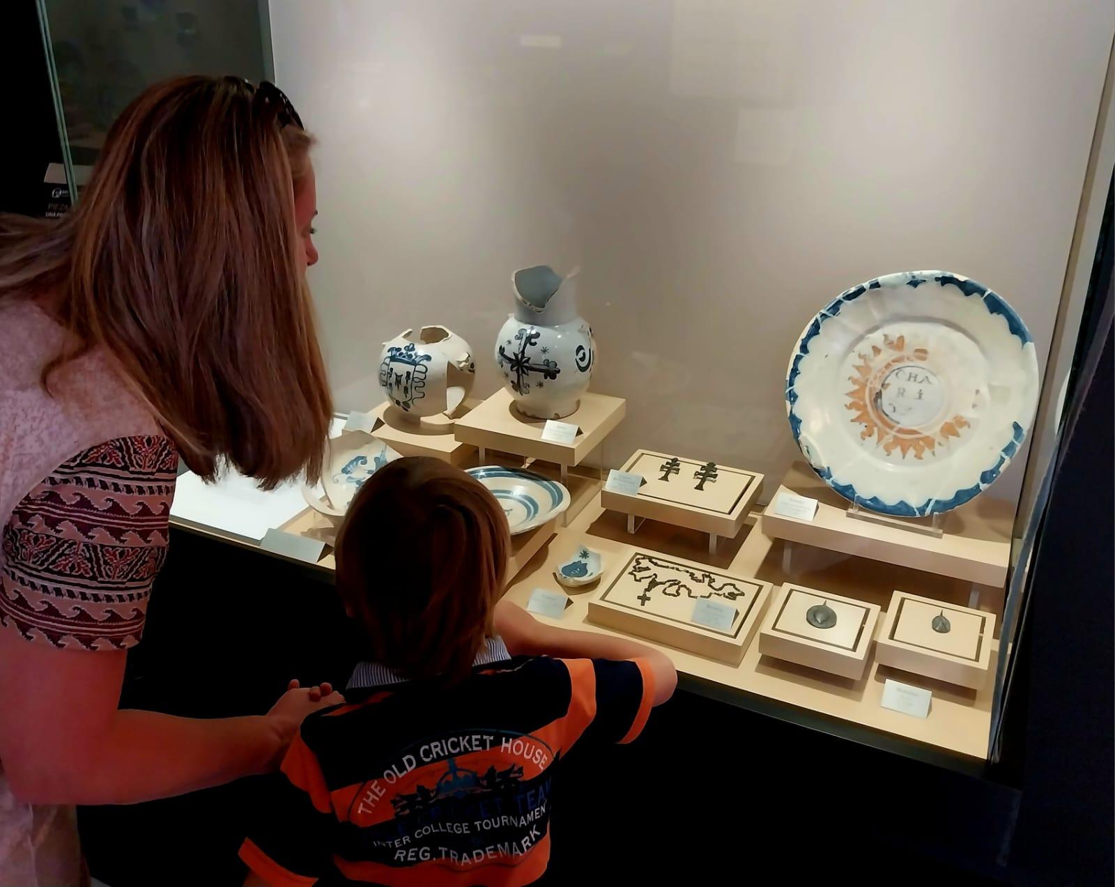 El Museo Arqueológico de Jerez celebra su Día Internacional con nuevos hallazgos sobre cerámica y exposición de taller de pintura