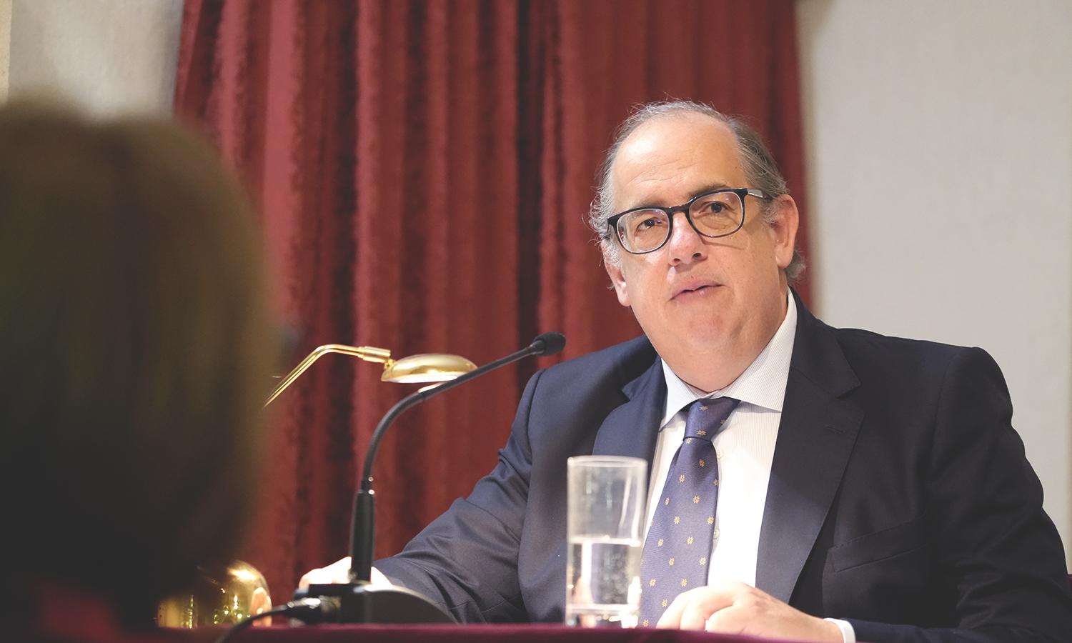 Eugenio Camacho recorre y analiza el presente y el futuro de la gastronomía jerezana en la Academia San Dionisio