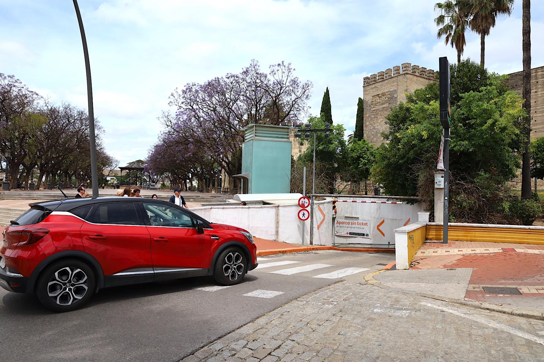 Los parkings de Alameda Vieja y Mamelón en Jerez ofrecerán recarga gratuita para coches eléctricos