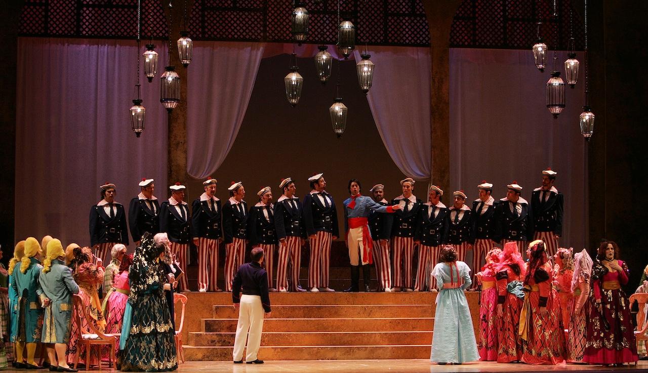 El Teatro Villamarta de Jerez pone en escena en Málaga su producción de la ópera 'La hija del regimiento'