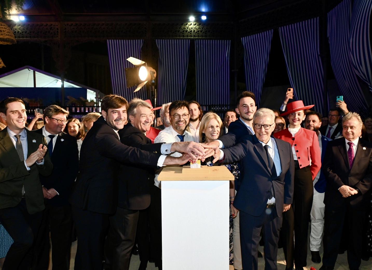 La Feria del Caballo de Jerez 2026 da comienzo con un encendido del alumbrado pasado por agua