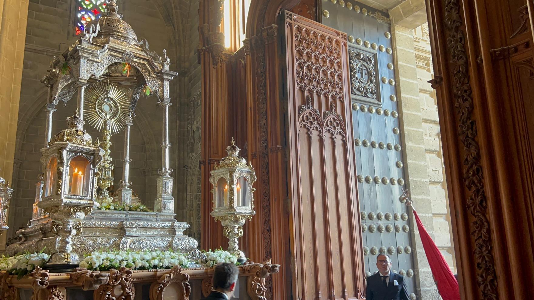 Capataces renovados para la procesión de Minerva
