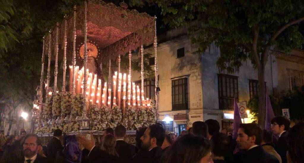 TV: La Soledad en Porvera; suena 'El Cristo de La Lanzada'