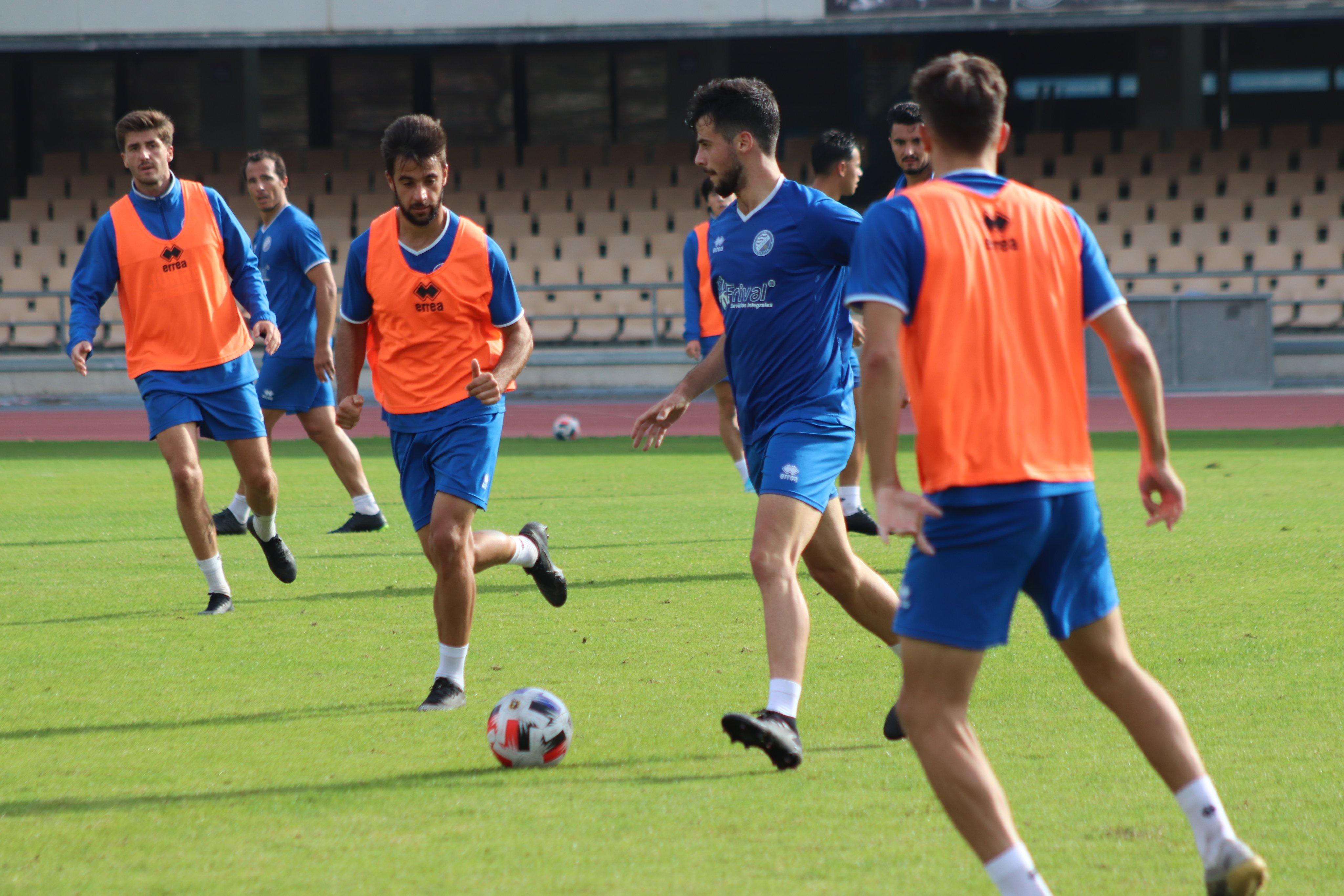 El Xerez DFC afronta el parón con un muro en defensa