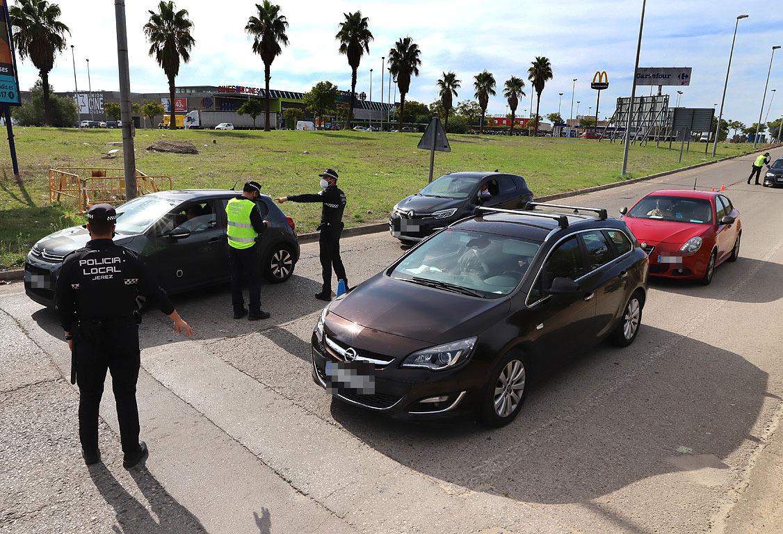 Centenares de multas interpuestas por la Policía Local de Jerez relativas a la movilidad y el toque de queda