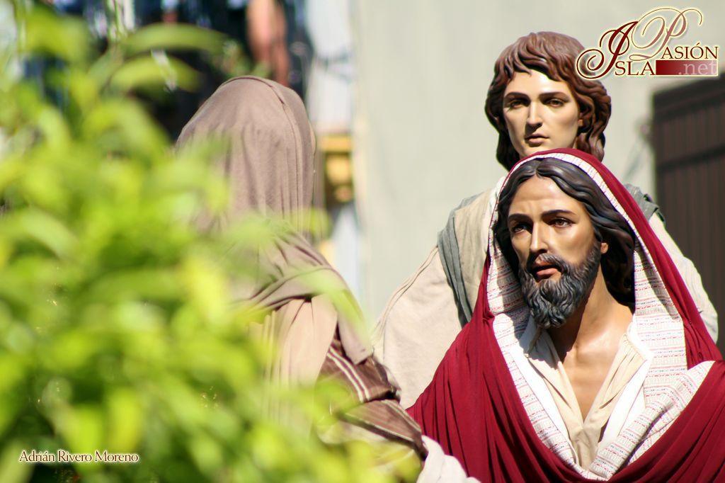 Relevo en el llamador de Bondad y Misericordia