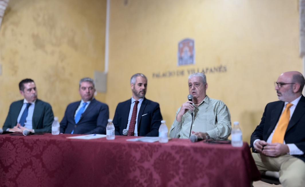 ﻿"La hermandad debe tener una vocación   diferente a la de la empresa pero debe funcionar   como una empresa"