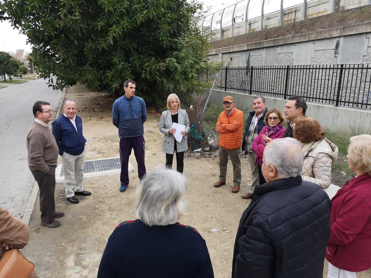 El PP apoya a los vecinos de Jacaranda ante el estado de abandono de sus calles