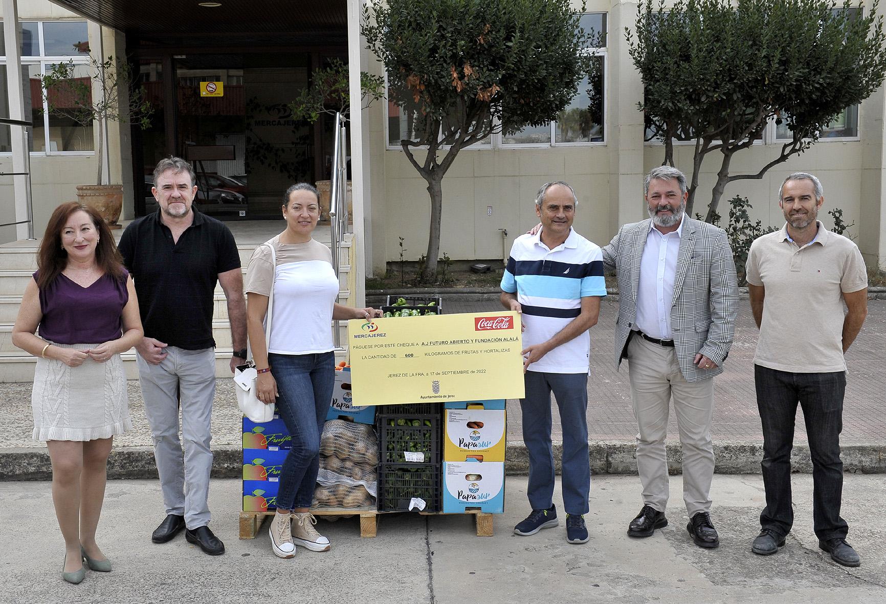 Mercajerez hace entrega de los 600 kilos de alimentos del Kilómetro Solidario a Fundación Alalá y Futuro Abierto