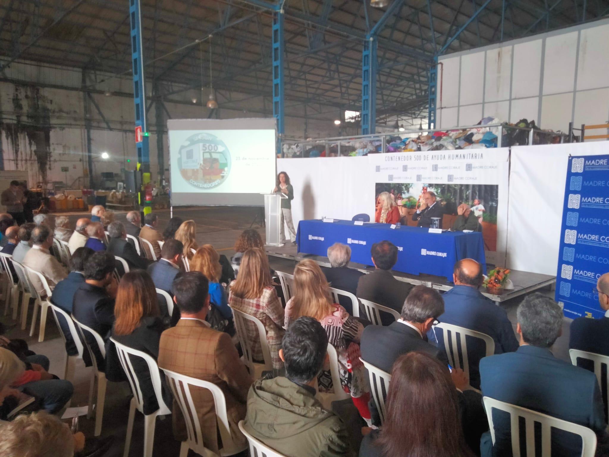 Madre Coraje celebra la carga de su contenedor número 500 de ayuda humanitaria en sus 30 años de historia 