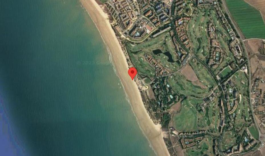 Encuentran fallecido a un nadador en la playa de Costa Ballena