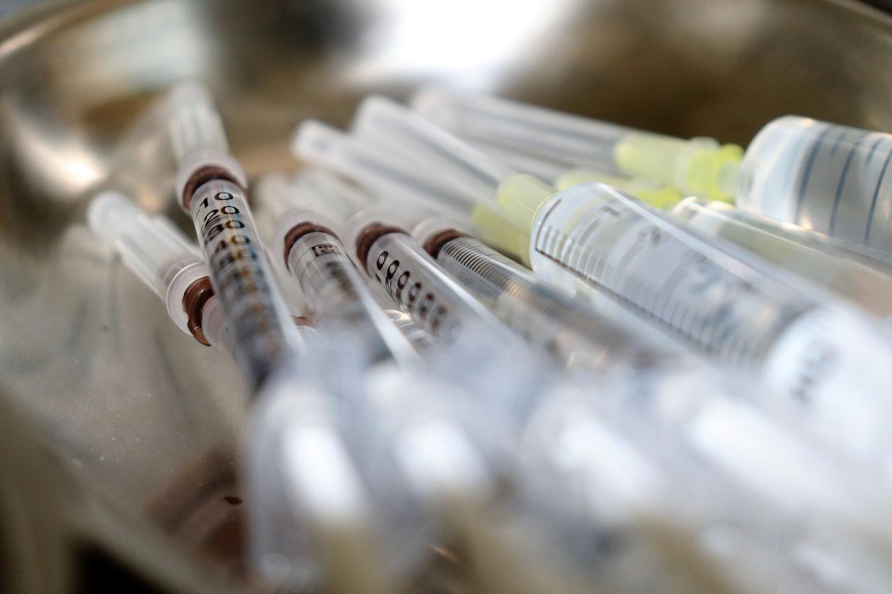 Andalucía llega en un mes al millón de vacunas puestas frente a la gripe en la campaña 2023/24