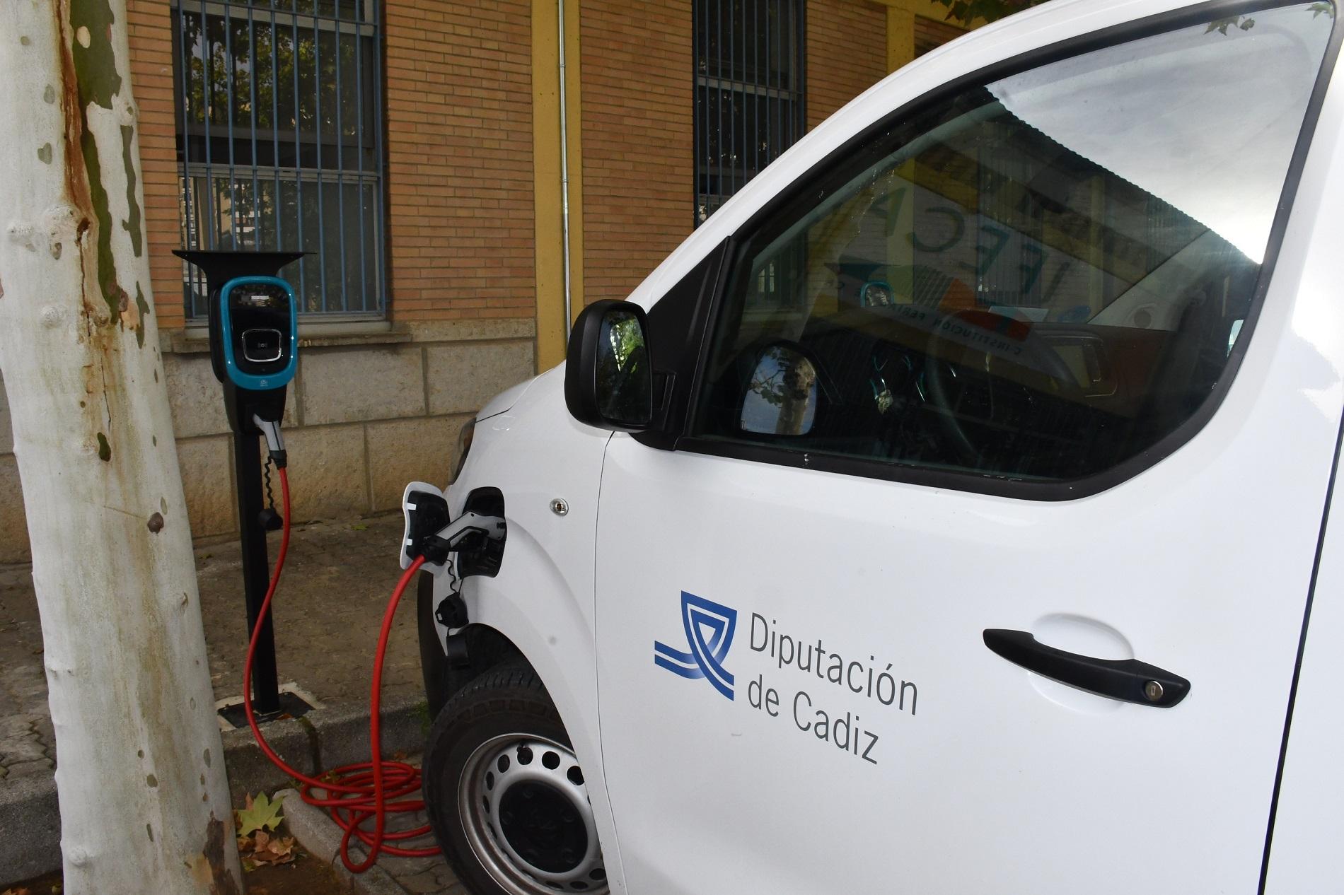 Jerez cuenta con dos nuevos puntos de recarga para vehículos eléctricos en IFECA