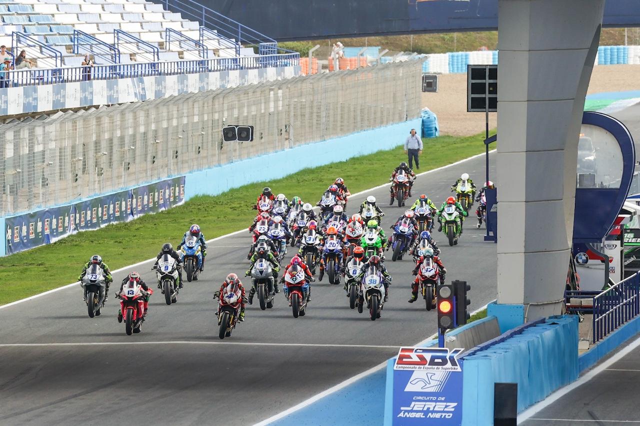 Primer 'match point' del ESBK Campeonato de España de Superbike en el Circuito de Jerez