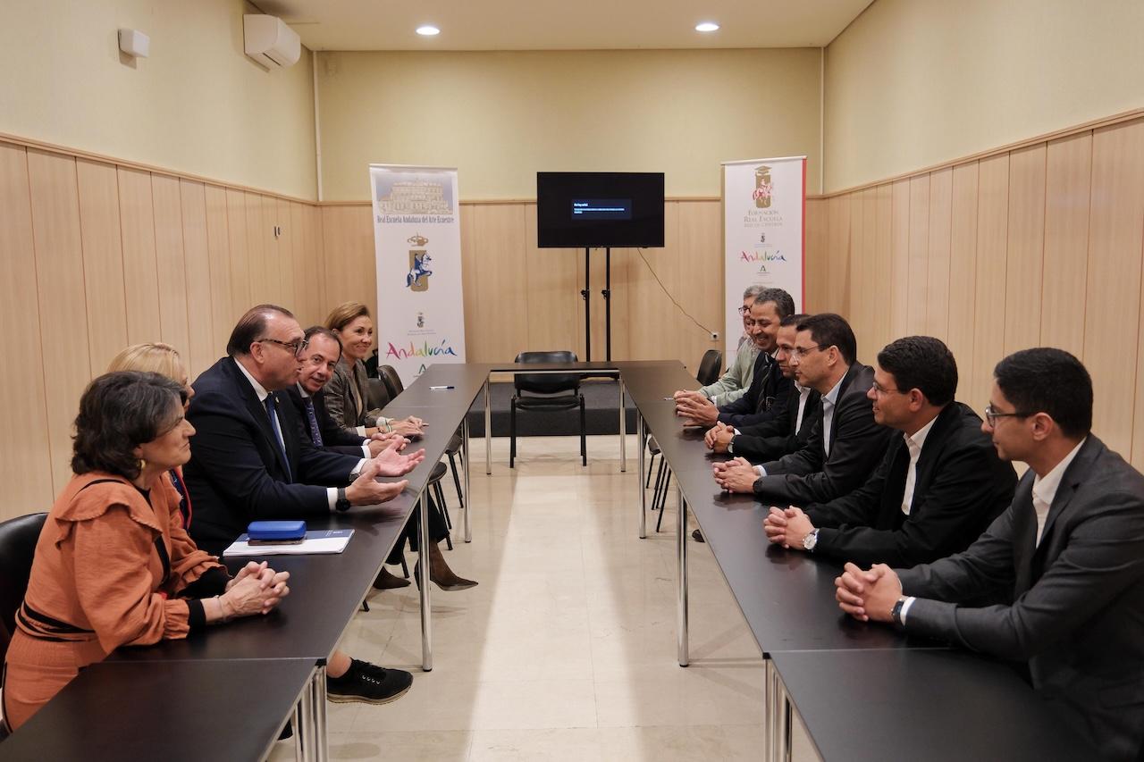 La Real Escuela colabora con la Real Sociedad para el Fomento del Caballo de Marruecos en la formación de jinetes