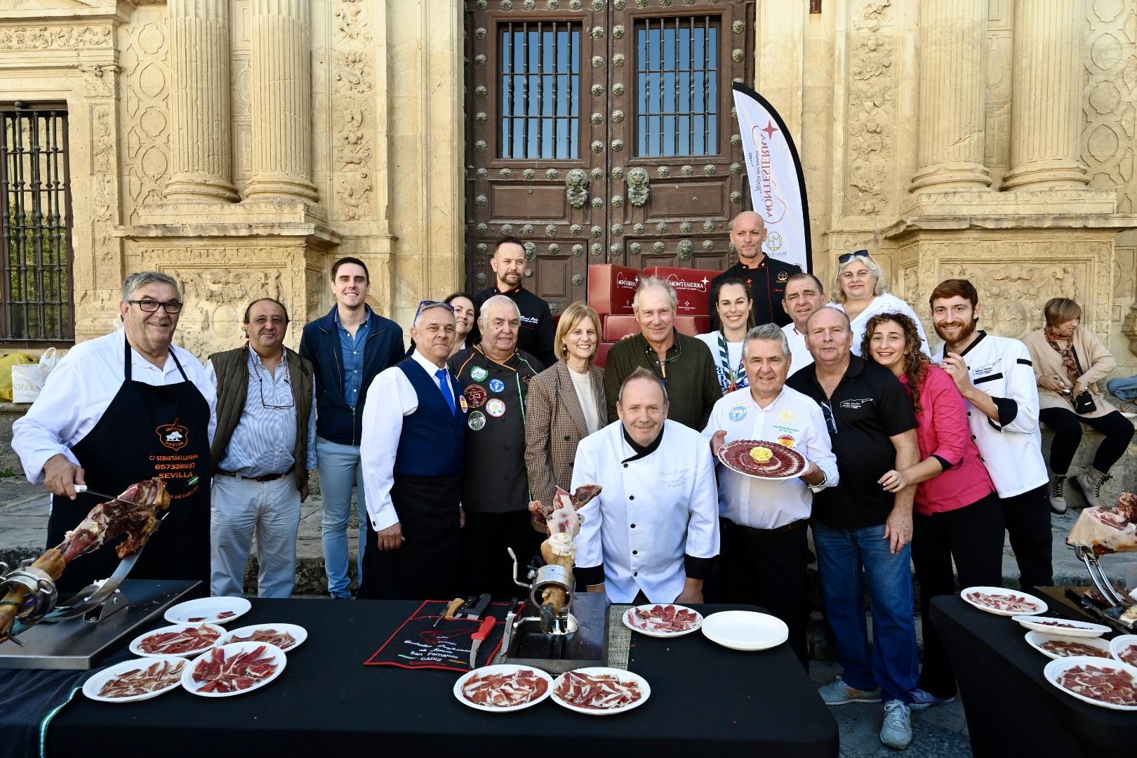 Éxito total de público en la III Jornada de Cortadores de Jamón Solidarios de Jerez