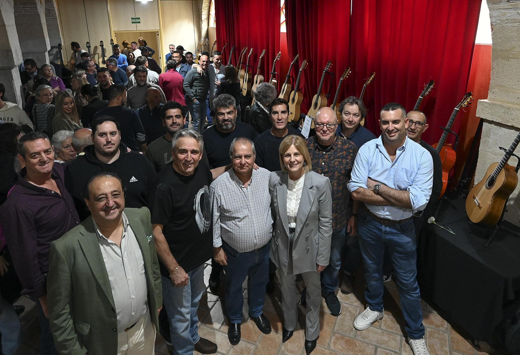 El Palacio de Villapanés de Jerez acoge la I Muestra de Guitarra, un homenaje a las manos artesanas de la sonanta