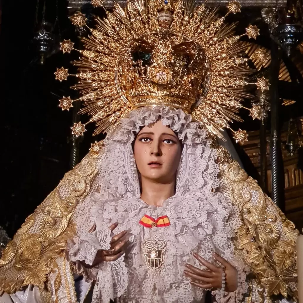 El domingo, Rosario de la Aurora de Madre de Dios de la Misericordia