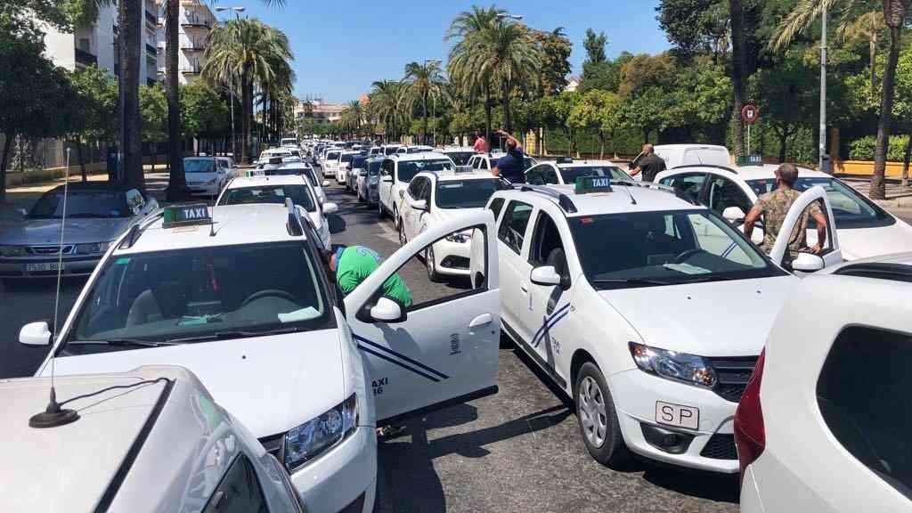 Adelante Jerez quiere proteger al sector del taxi frente a los VTC