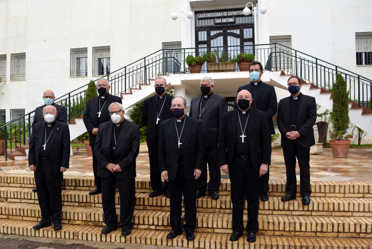 Los obispos andaluces invitan a las cofradías a que fomenten el culto a sus titulares