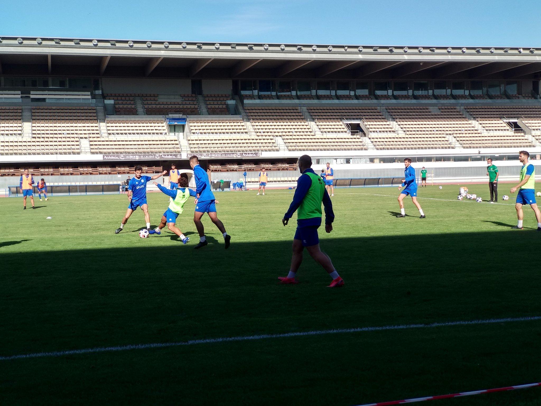 El Xerez DFC ya prepara el debut liguero sobre el césped de Chapín