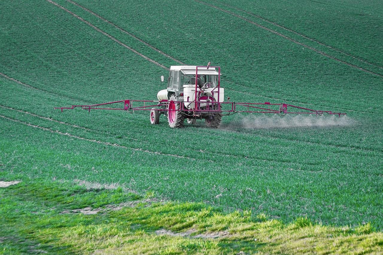 Ampliada la prohibición del uso del glifosato como herbicida: así afecta al entorno de Jerez