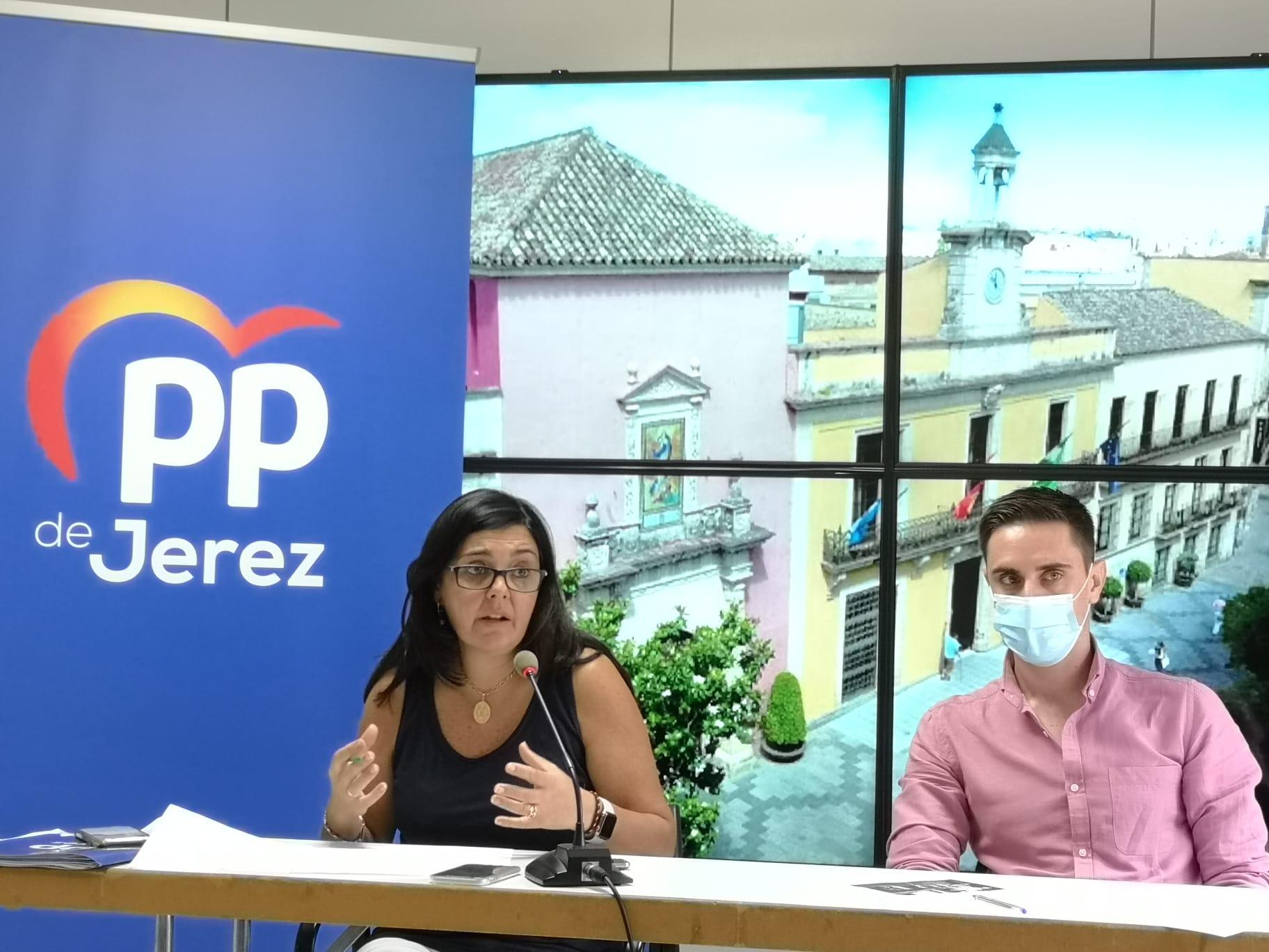 "Mamen Sánchez ni paga la deuda ni gasta el Presupuesto en los jerezanos"