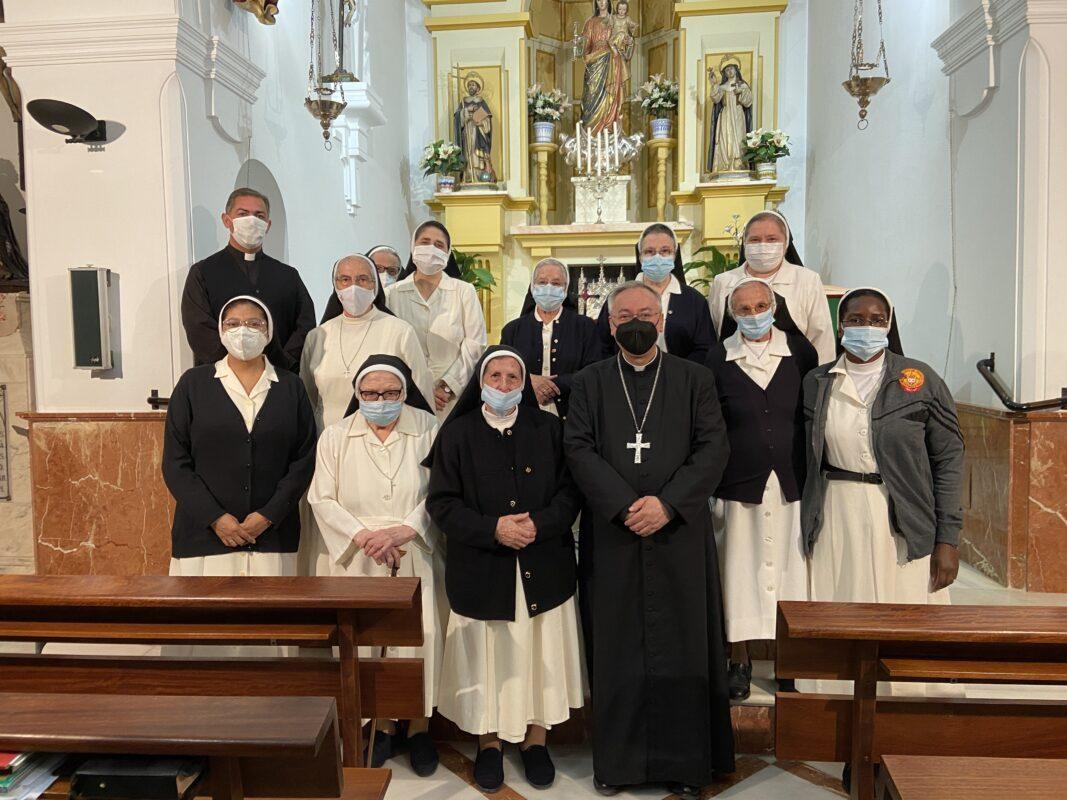 El obispo celebró misa en el Beaterio