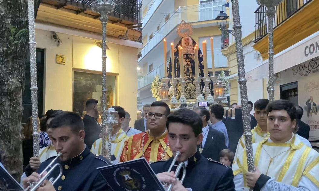 Video: la Virgen de las Aguas regresó a San Dionisio