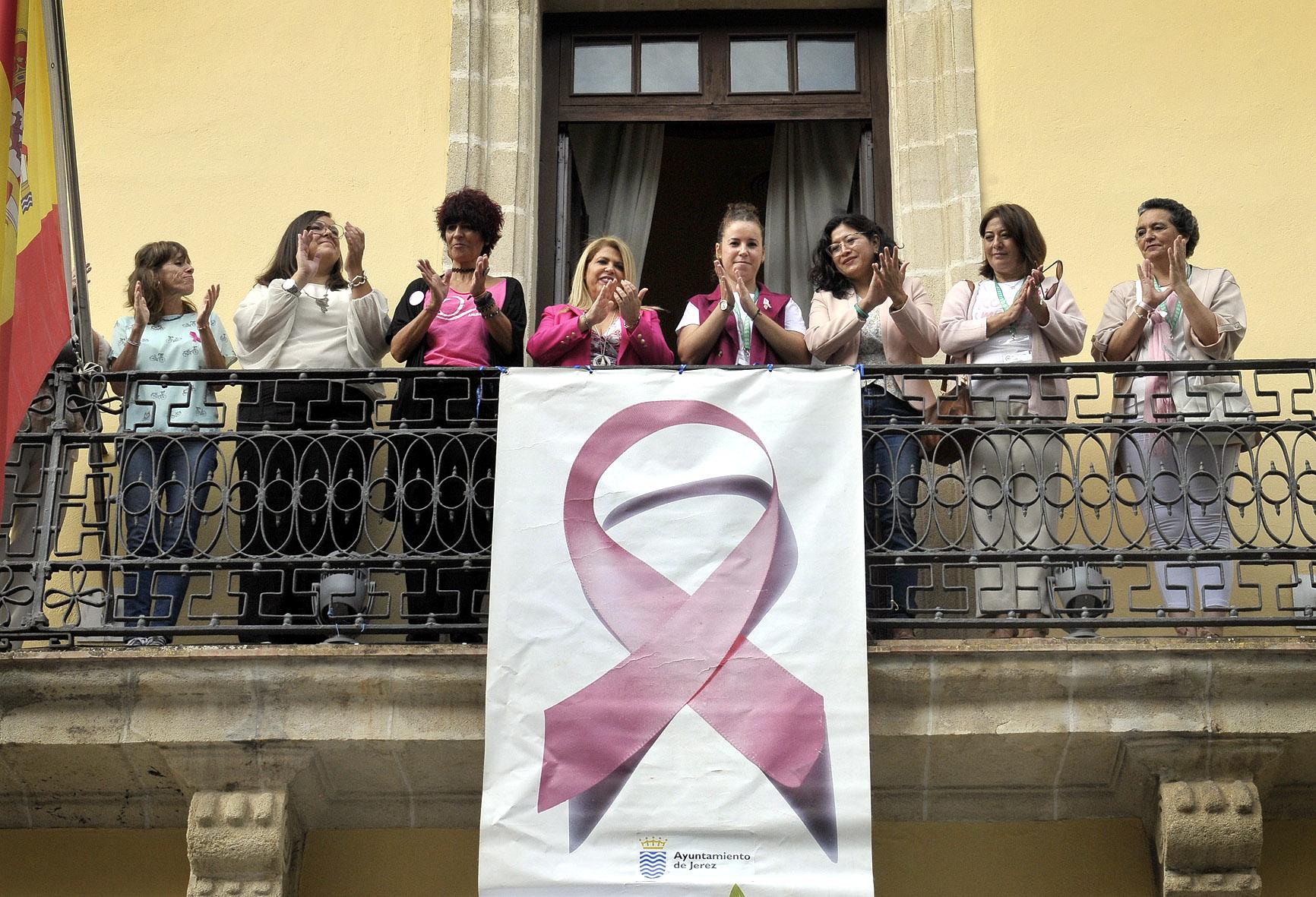 Jerez se suma a la conmemoración del Día Mundial contra el Cáncer de Mama