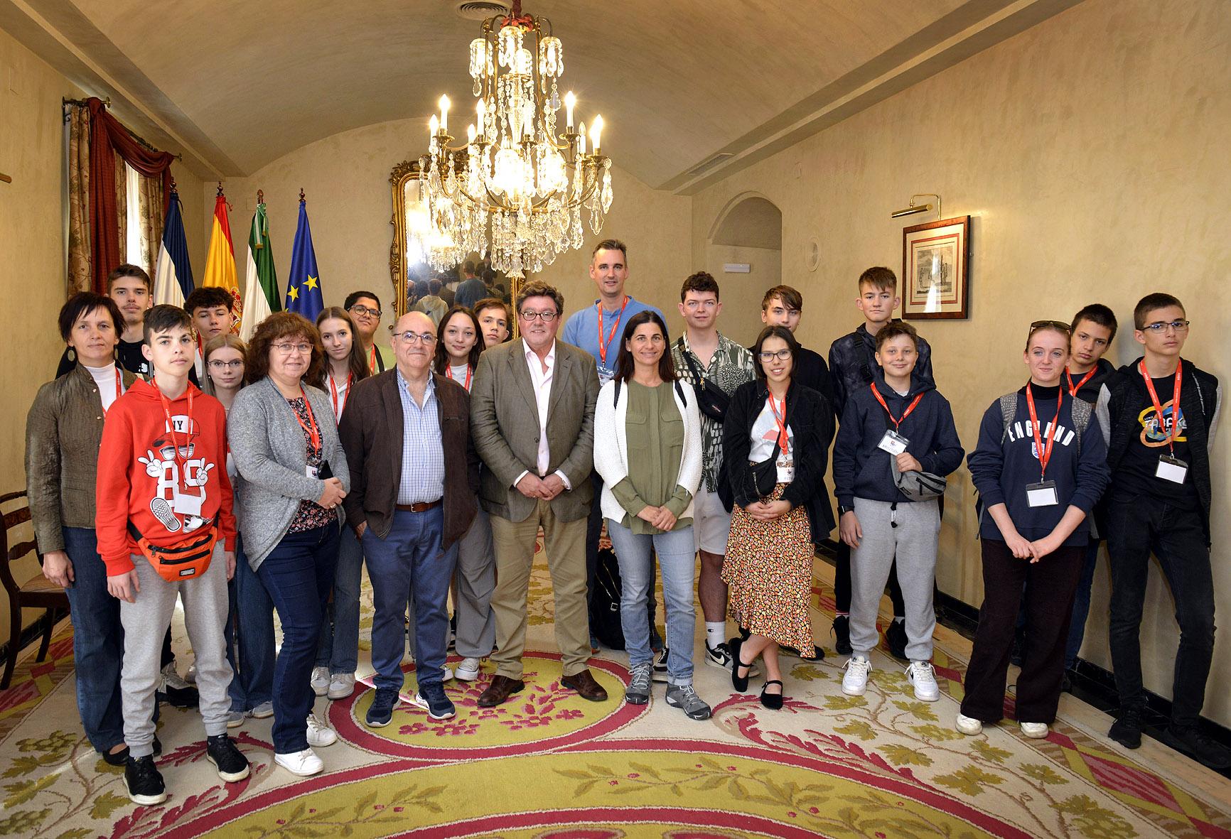 Alumnos Erasmus de Rumanía y Hungría son recibidos en el Ayuntamiento de Jerez