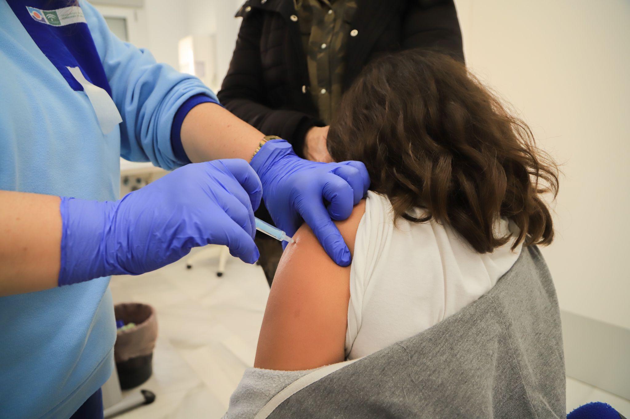 Andalucía adquiere 2,2 millones de vacunas contra la gripe, un 7,5% más que el año pasado