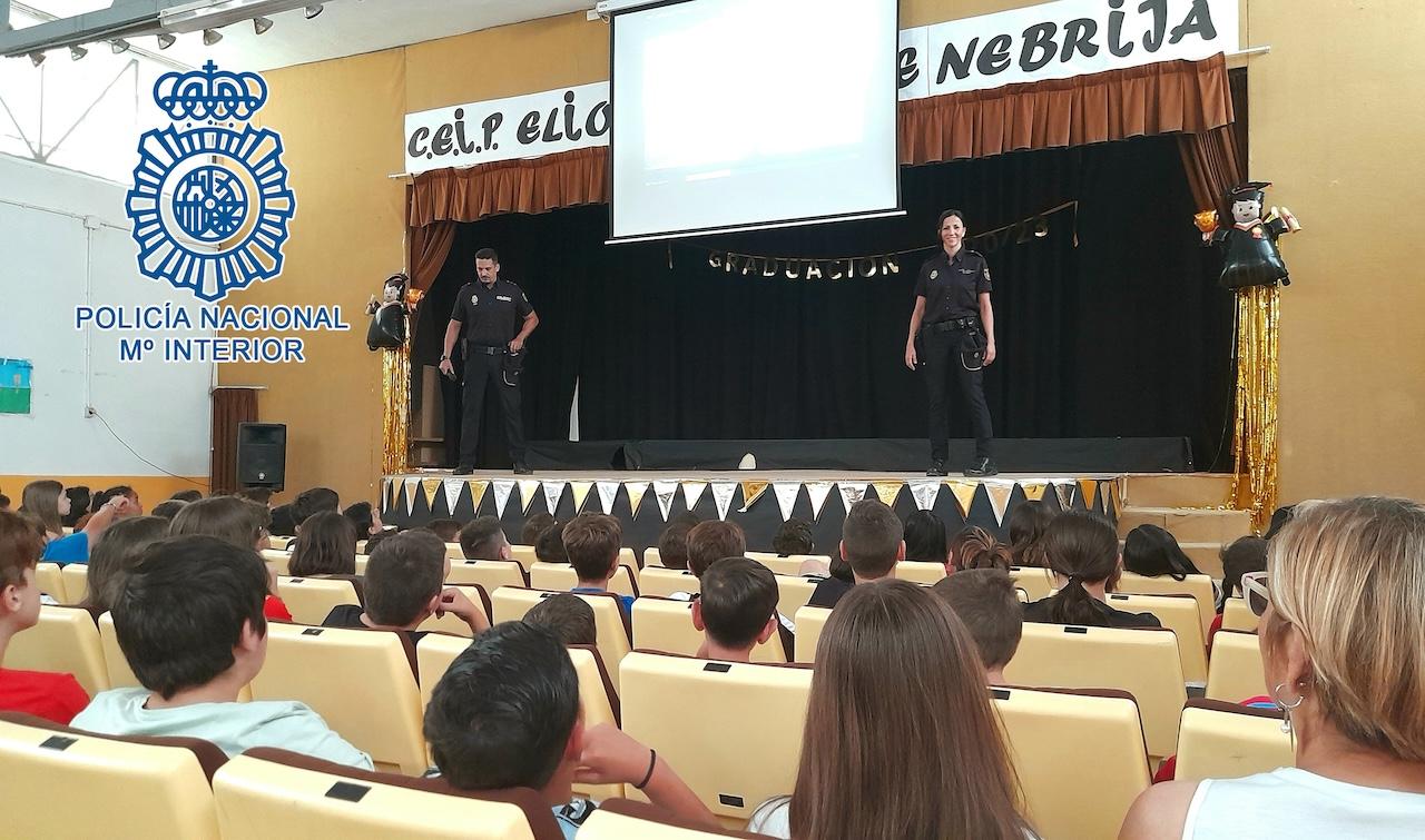 La Policía Nacional reactiva en Jerez el apoyo a la formación en seguridad en centros educativos